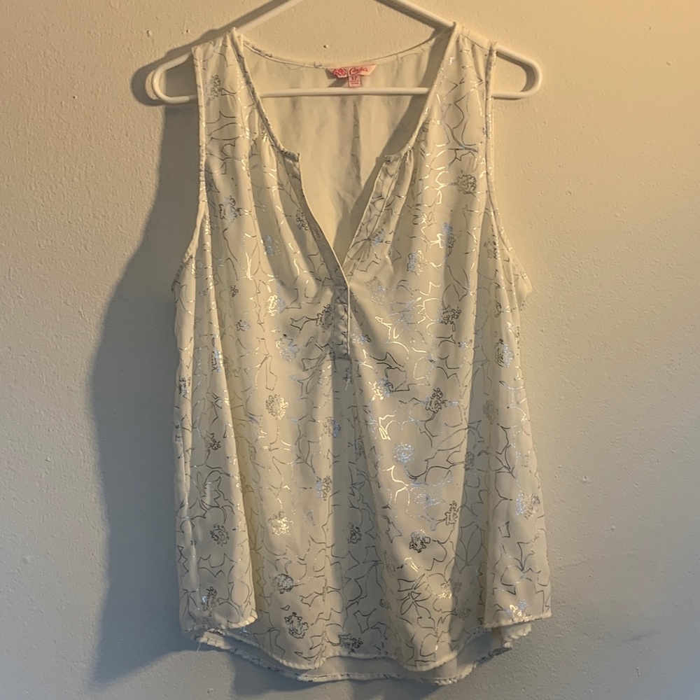 Candie’s cute white dress tank